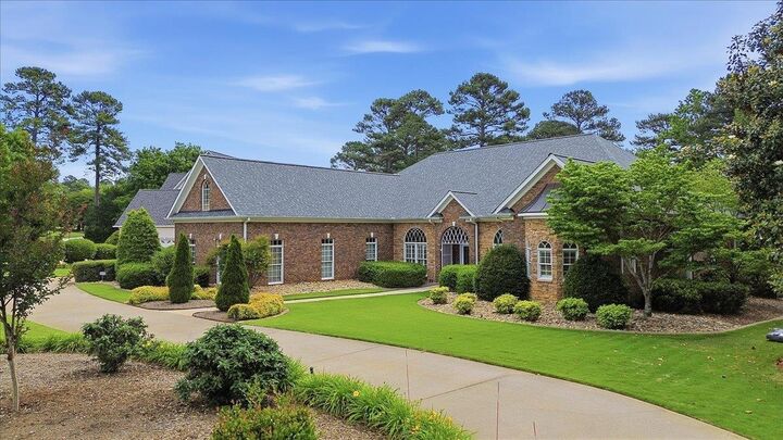 Property Photo:  305 Old South Road  SC 29334 