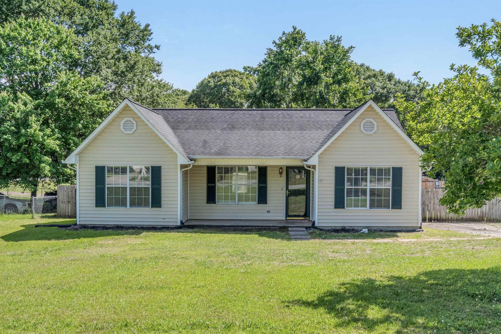 Property Photo: 128 Belle Flower Court SC 29303