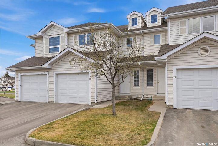 Property Photo:  410 Keevil Crescent 18  SK S7N 4R6 