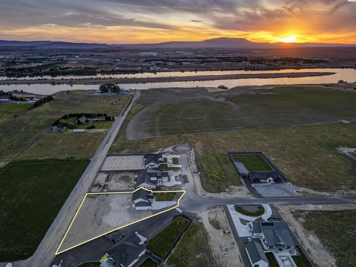 Property Photo:  1 Lily Lane  WA 99301 