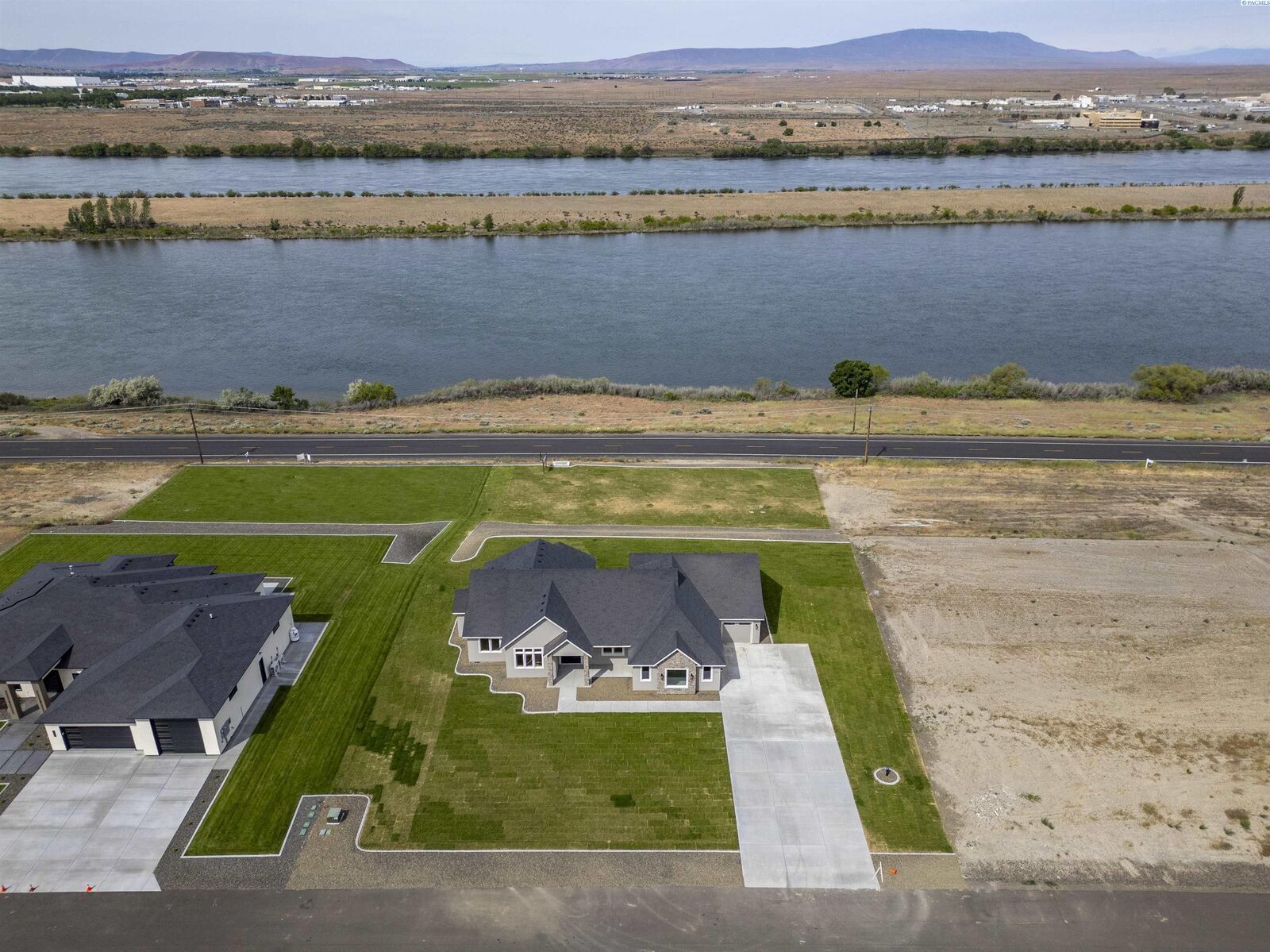 Property Photo: 161 Riviera Drive WA 99301