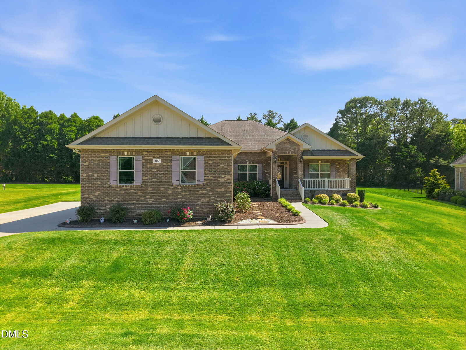 Property Photo: 109 W Paige Wynd Drive NC 27501
