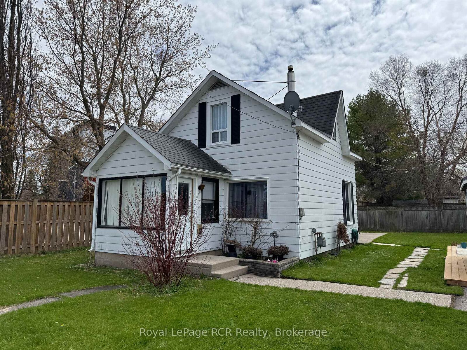 Property Photo: 381 14th Street W ON N4K 3X9