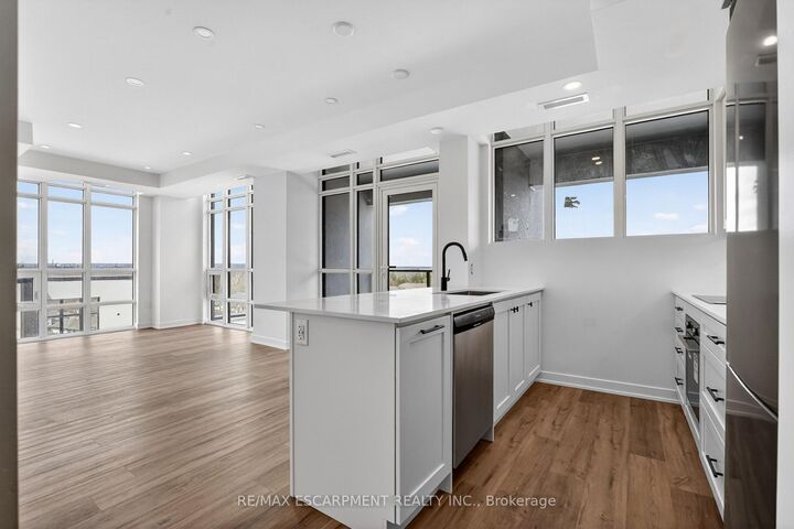 Property Photo: 461 Green Road W 707 ON L8E 0L5