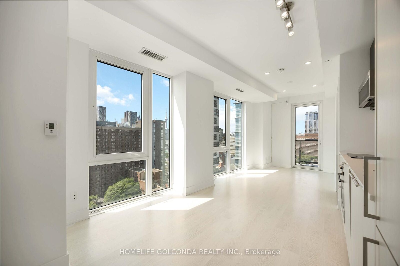 Property Photo: 308 Jarvis Street 1703 ON M5B 0E3