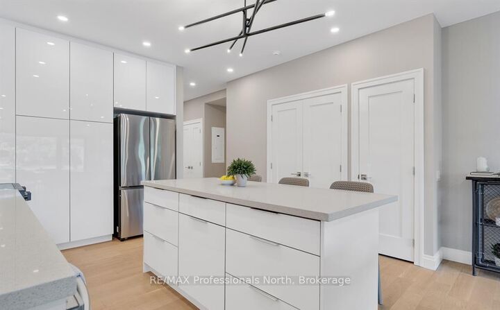 Property Photo: 32 Brunel Road 105 ON P1H 1P5