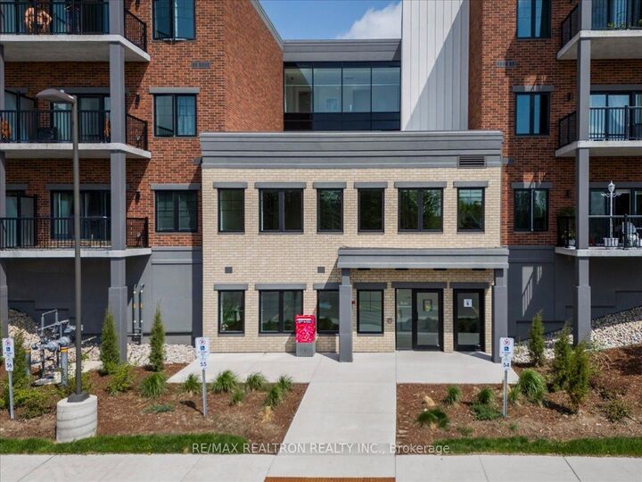 Property Photo:  121 Mary Street 309  ON L0M 1G0 