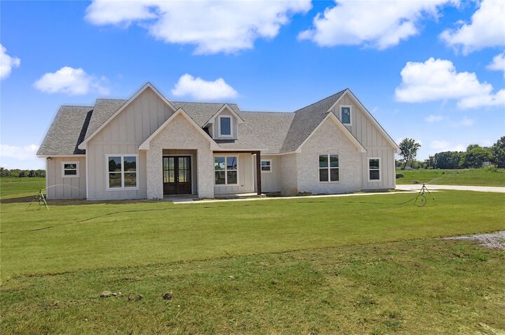 Property Photo:  1315 E Gunner Lane  OK 74403 