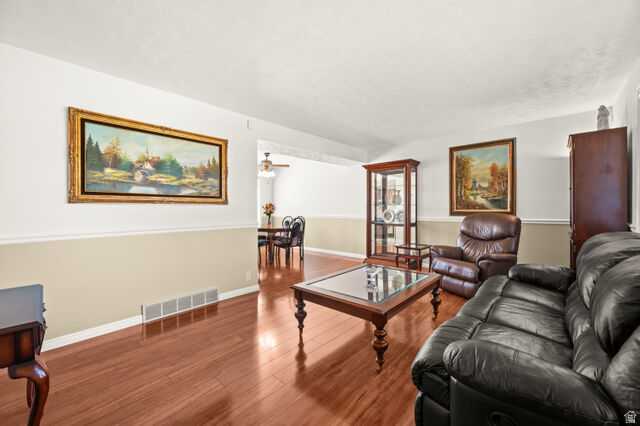 Property Photo:  1650 E Nichole Cir  UT 84093 