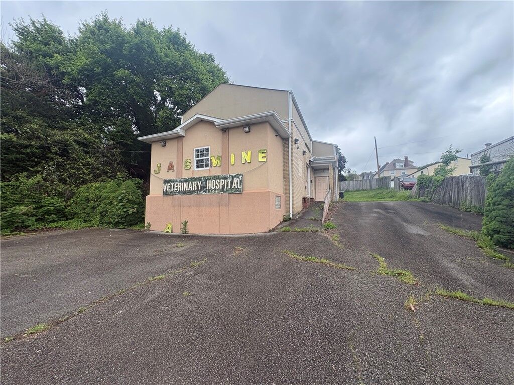 Property Photo:  971 Pittsburgh St  PA 15144 