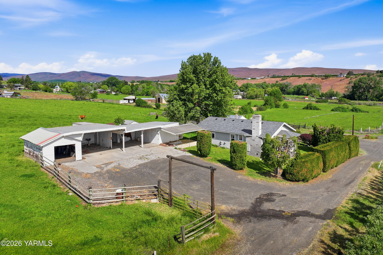 Property Photo:  13608 Wide Hollow Rd  WA 98908 