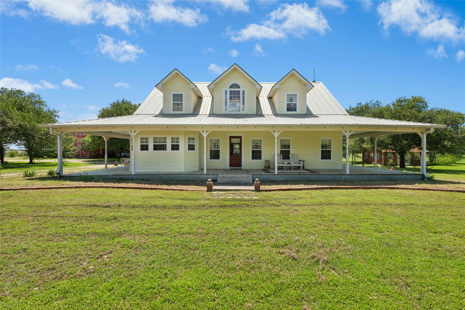 Property Photo:  1610 County Road 463  TX 78621 
