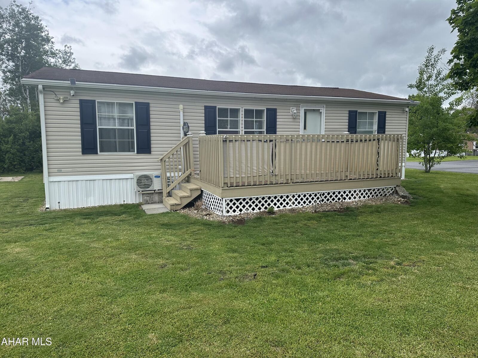 Property Photo: 511 Earnhardt Drive PA 16601