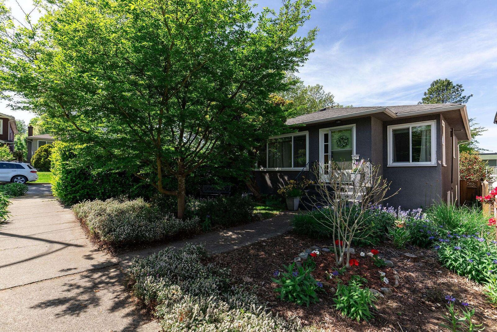 Property Photo: 4291 Brant Street BC V5N 5B5