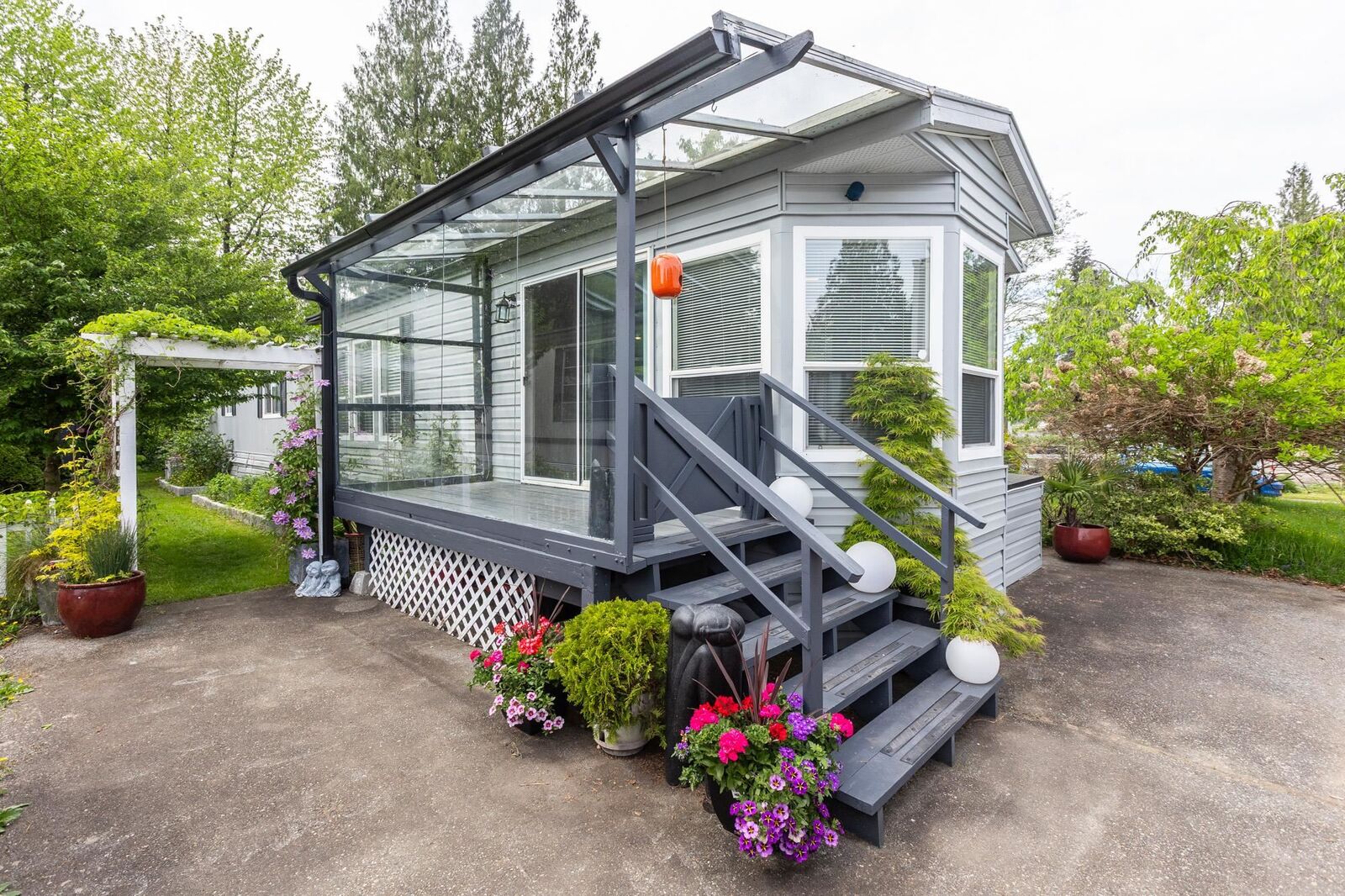 Property Photo: 23387 70A Avenue 4 BC V2Y 2J2