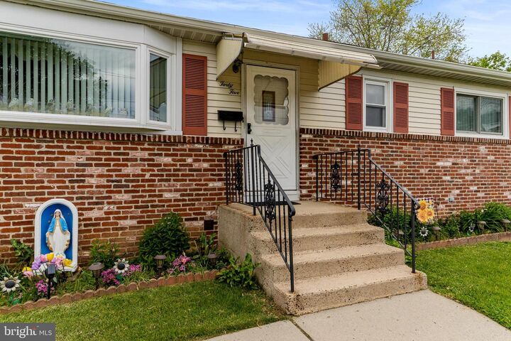 Property Photo:  45 Hempstead Road  NJ 08610 