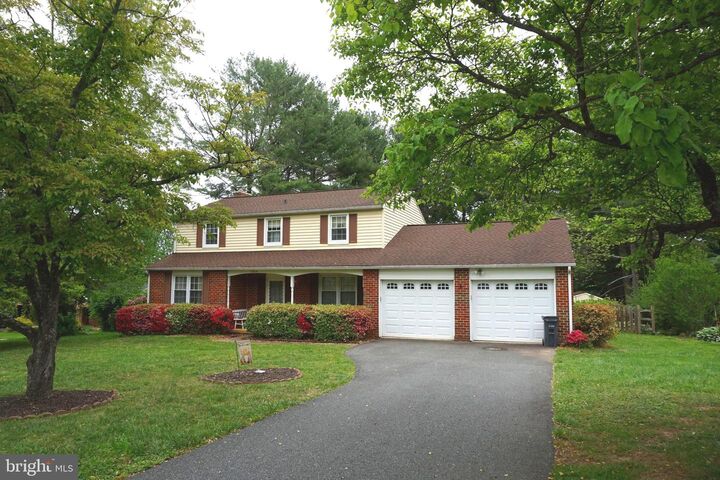 Property Photo: 1304 Chez Court MD 21047
