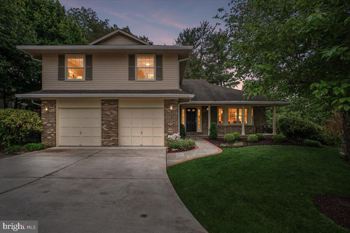 Property Photo:  10033 Glencroft Court  VA 22181 