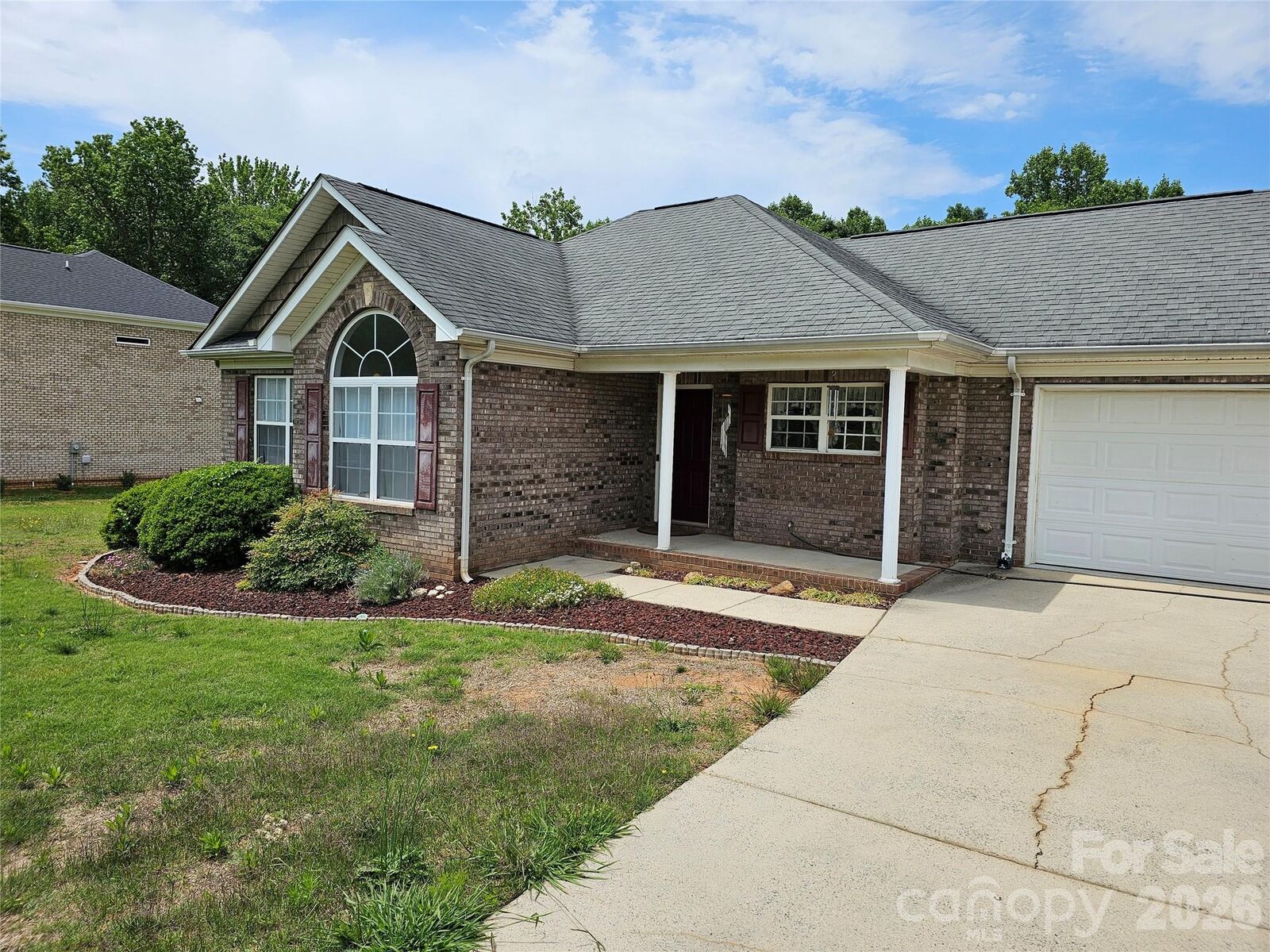Property Photo: 2823 Gourdvine Drive NC 28103