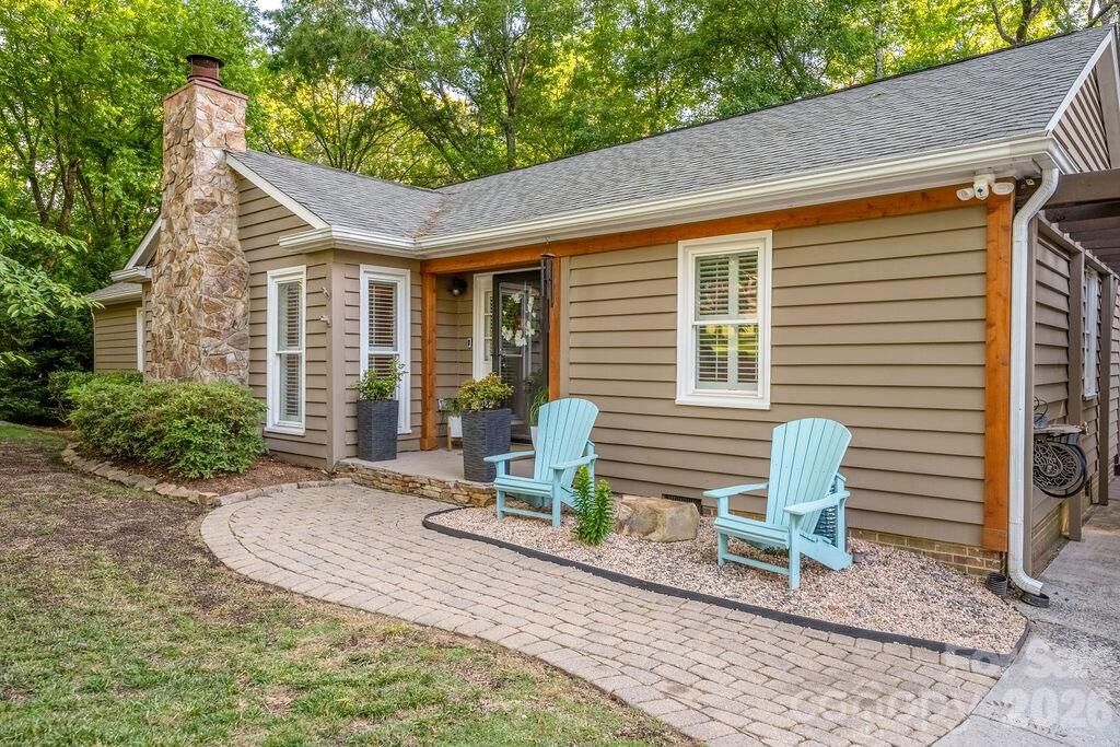 Property Photo: 8038 Ritter Drive NC 28270