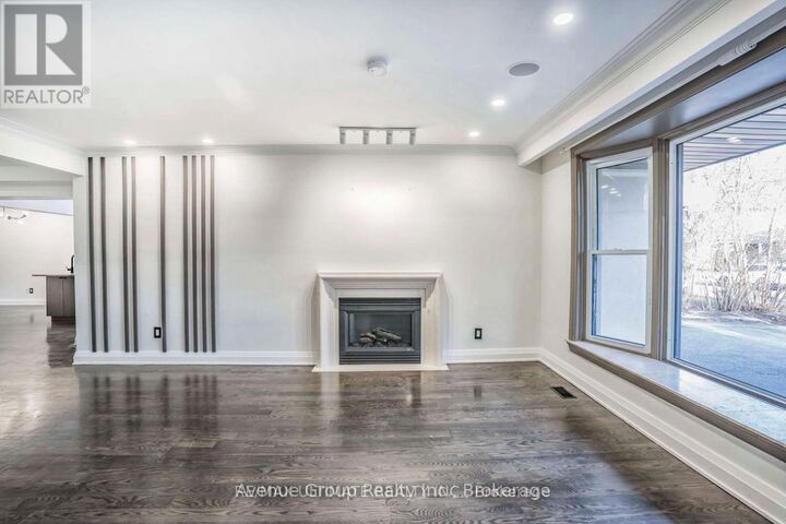 Property Photo: 38 Hopperton Drive Main ON M2L 2S6