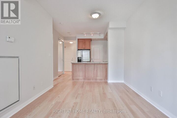 Property Photo: 900 Mount Pleasant Road 411 ON M4P 3J9