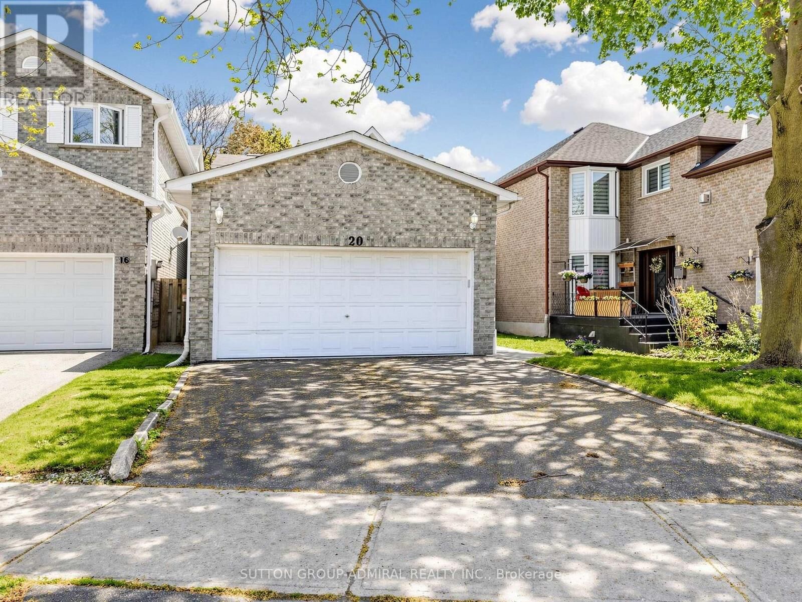 Property Photo:  20 Esther Crescent  ON L4J 3L4 