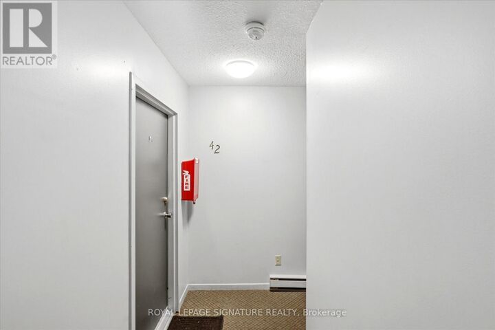 Property Photo:  2701 Aquitaine Avenue 42  ON L5N 2H7 