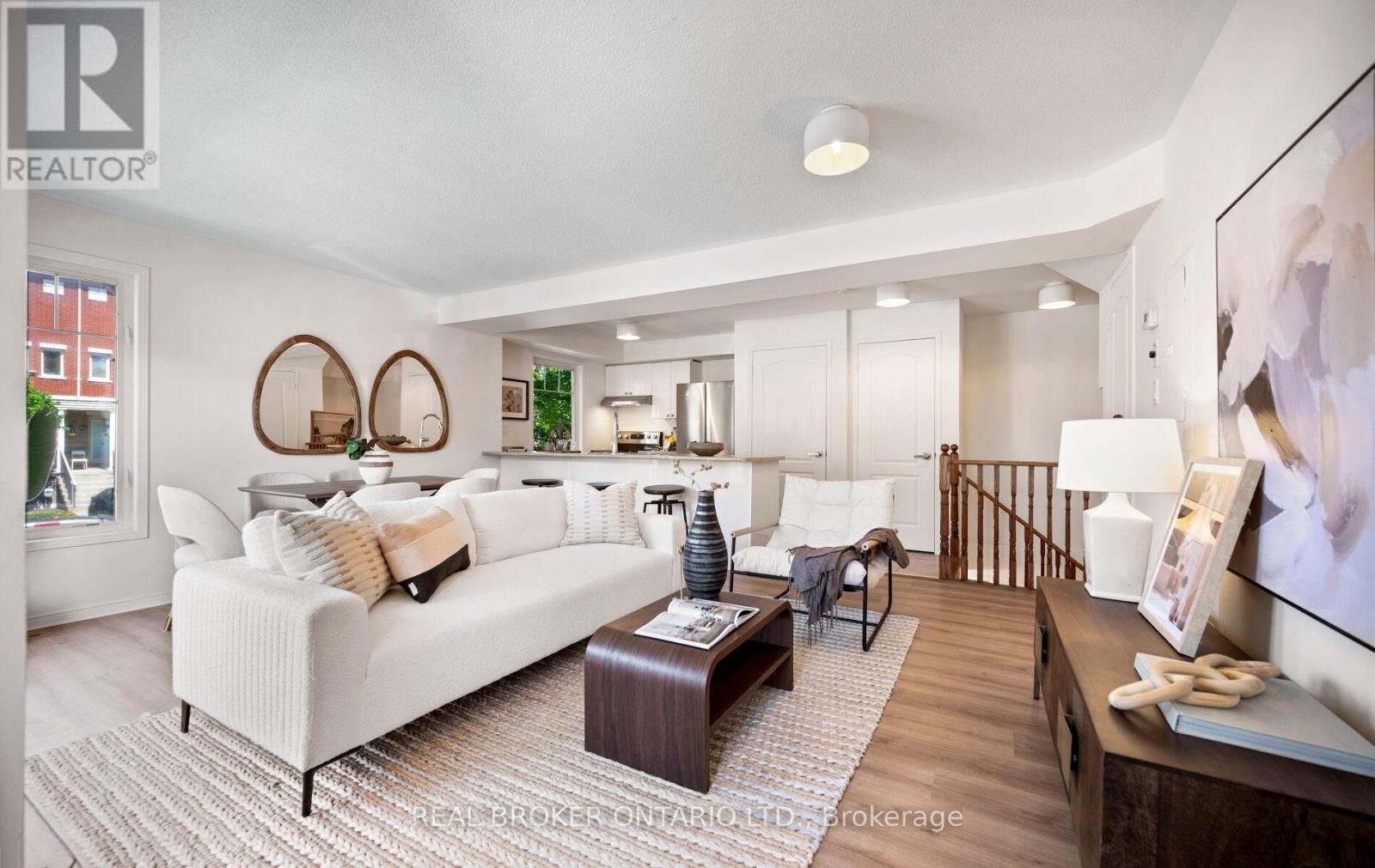 Property Photo:  5050 Intrepid Drive 50  ON L5M 0E5 