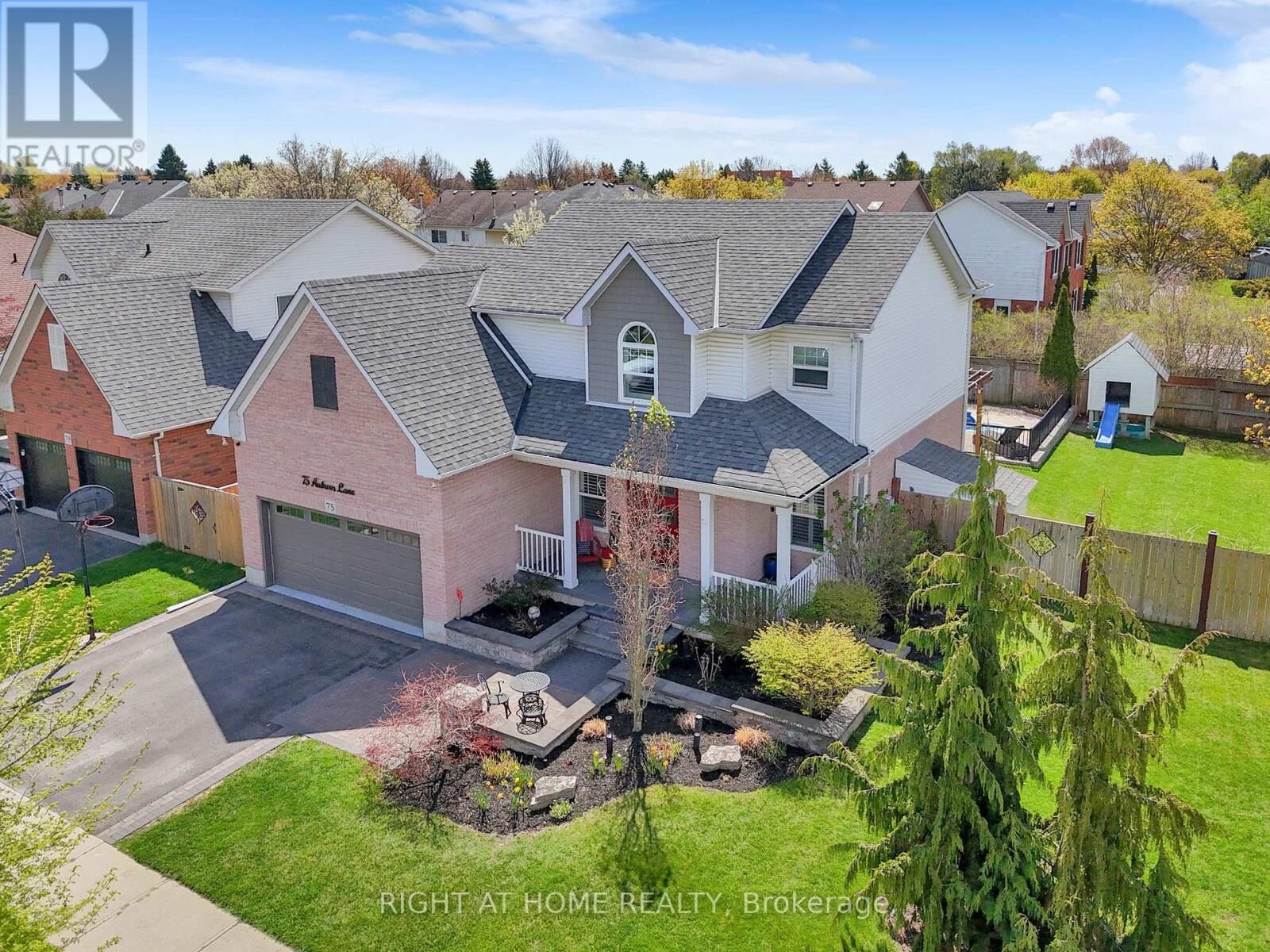 Property Photo:  75 Auburn Lane  ON L1E 2E9 