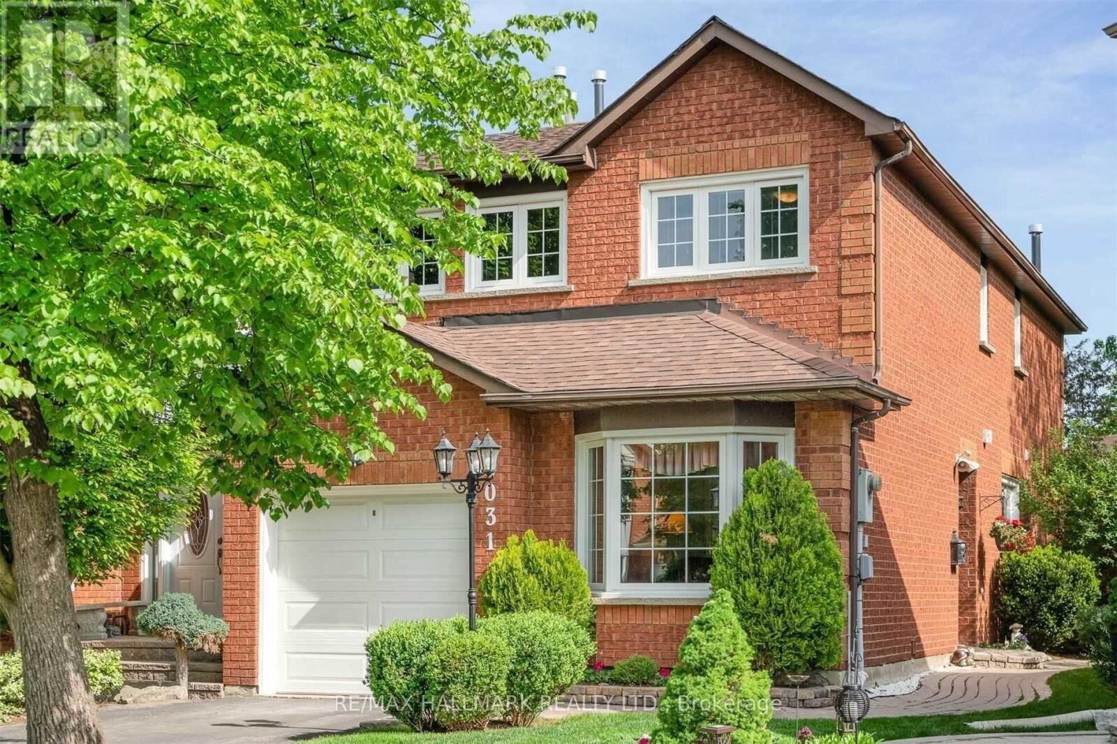 Property Photo:  5031 Northern Lights Circle  ON L5R 2P7 