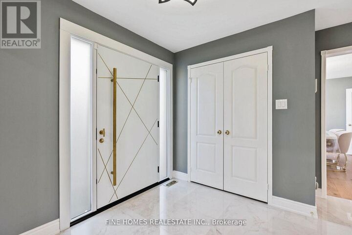 Property Photo:  109 Angelina Avenue  ON L4L 8N9 