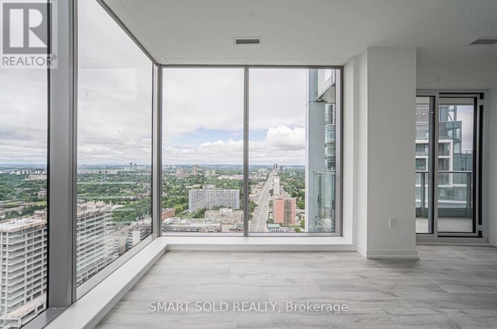 Property Photo:  8 Olympic Garden Drive S3208  ON M2M 0B9 