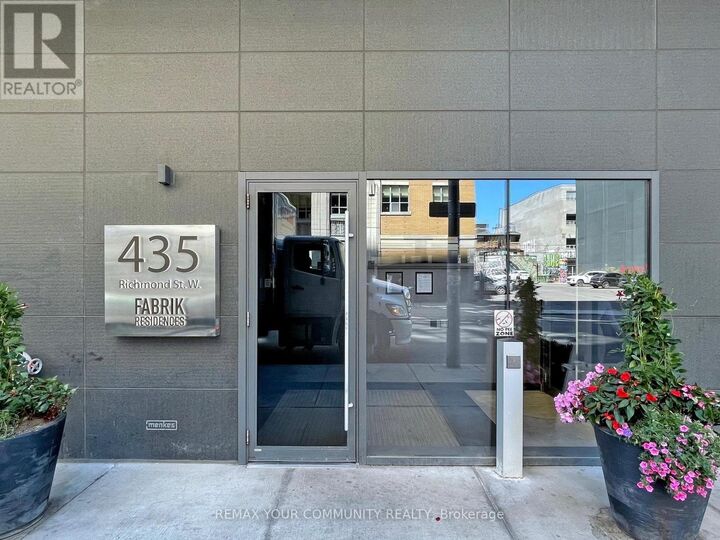 Property Photo:  435 Richmond Street West 1501  ON M5V 0N3 
