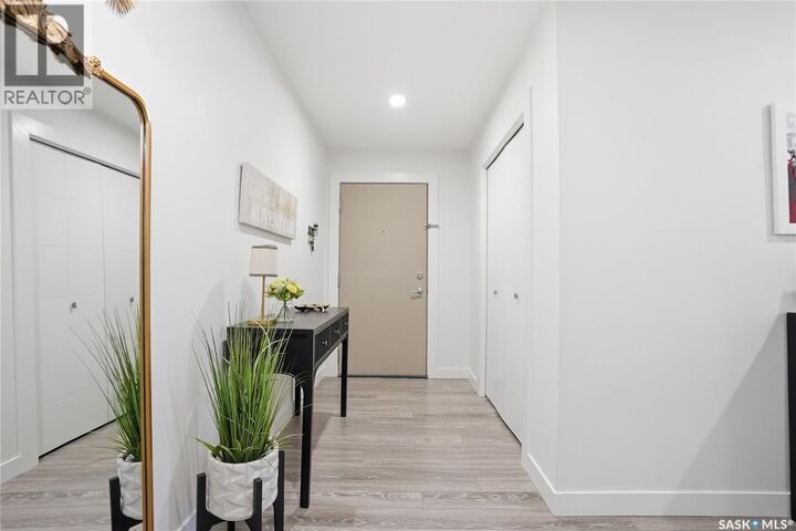 Property Photo:  214 142 Pawlychenko Lane  SK S7V 0N7 