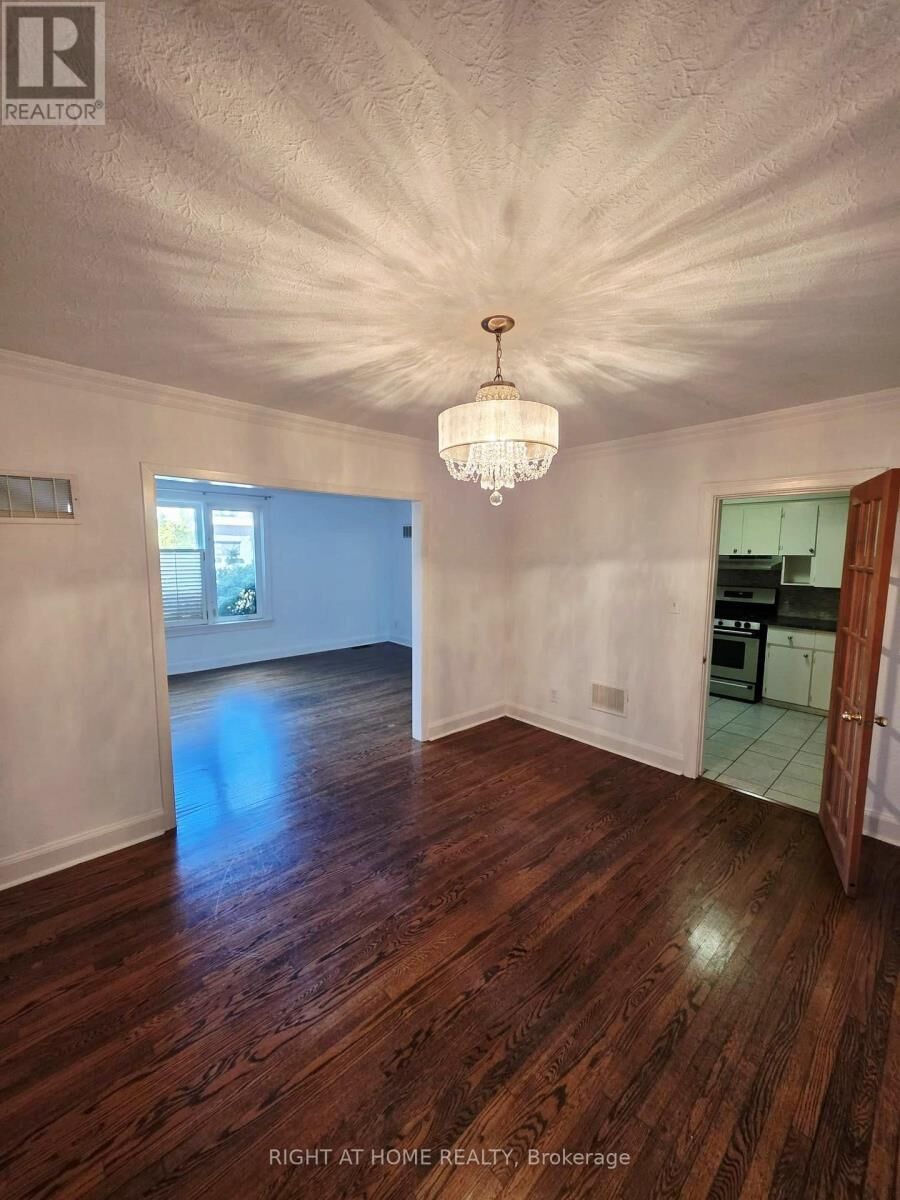 Property Photo:  339 Ranee Avenue  ON M6A 1N9 