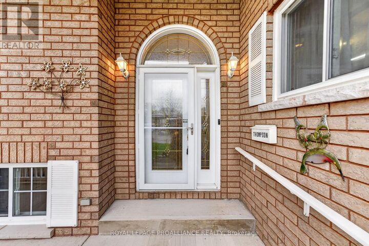 Property Photo:  18 South Murray Street  ON K8V 1Y3 