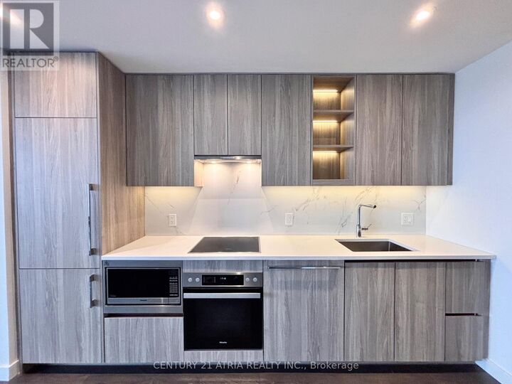 Property Photo:  27 McMahon Drive 1211  ON M2K 0J2 