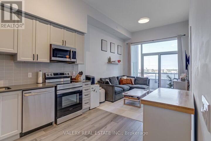 Property Photo:  1480 Bayly Street 708  ON L1W 3R5 