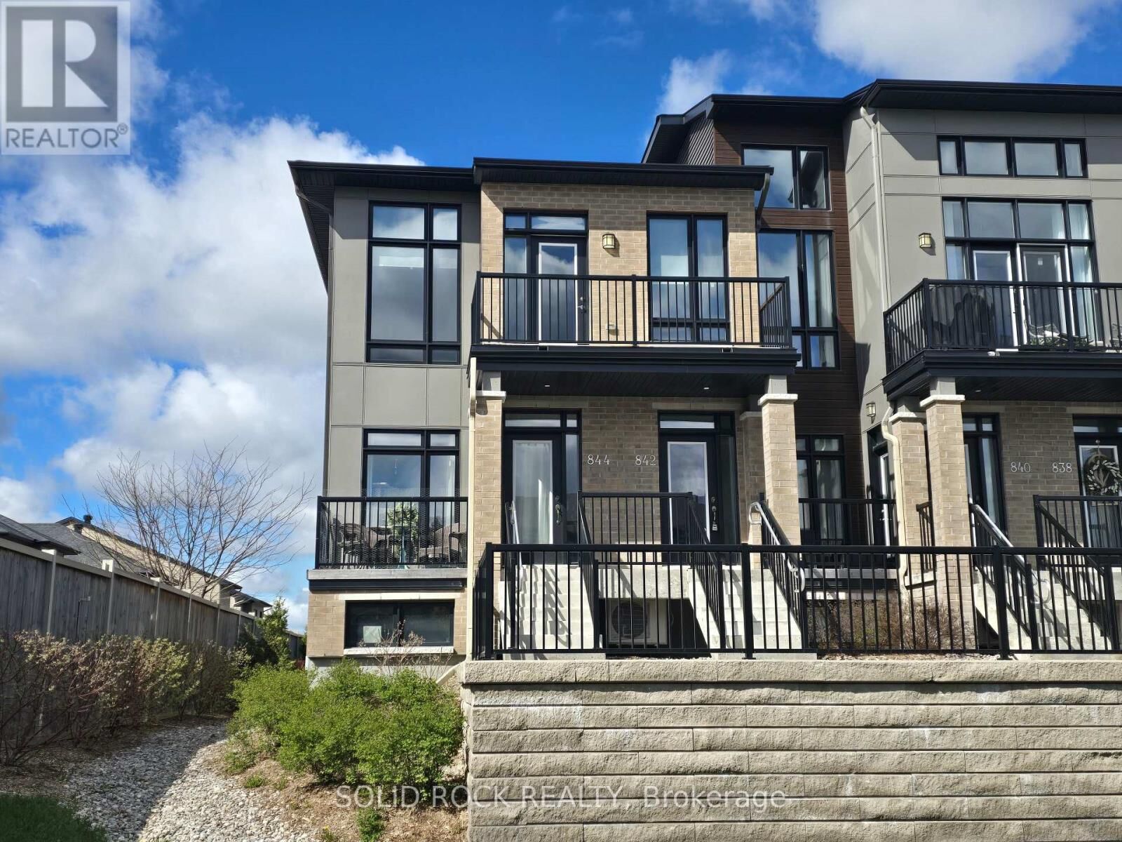 Property Photo:  844 Ralph Hennessy Avenue  ON K1X 0E4 