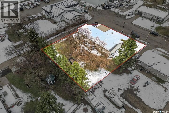 Property Photo:  306 4th Street S  SK S0K 2Z0 
