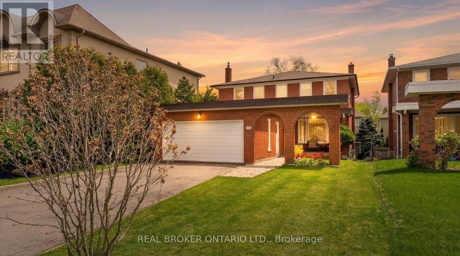 Property Photo:  111 Madawaska Avenue  ON M2M 2R5 
