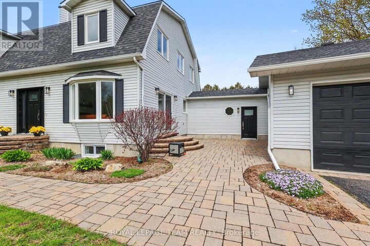 Property Photo:  8471 Marionville Road  ON K0C 2K0 