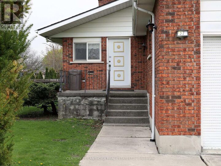 Property Photo:  37 Maple Drive  ON K8P 2P8 