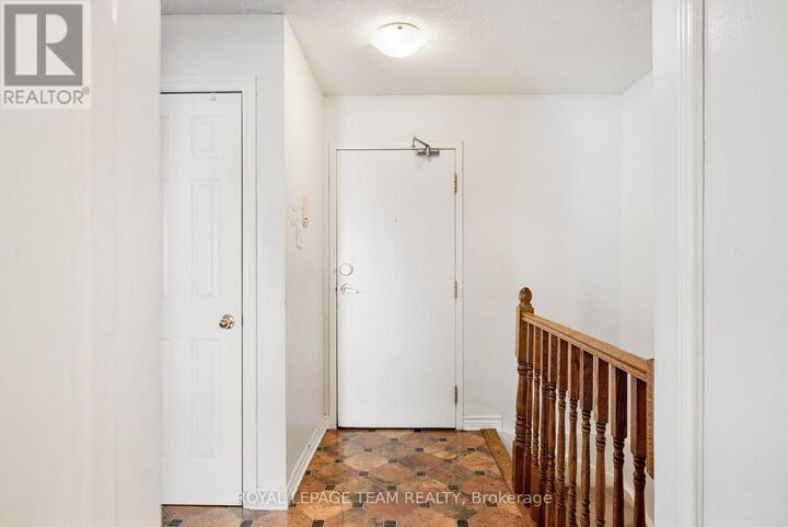 Property Photo: 160 Fenerty Court 4 ON K2L 3A7