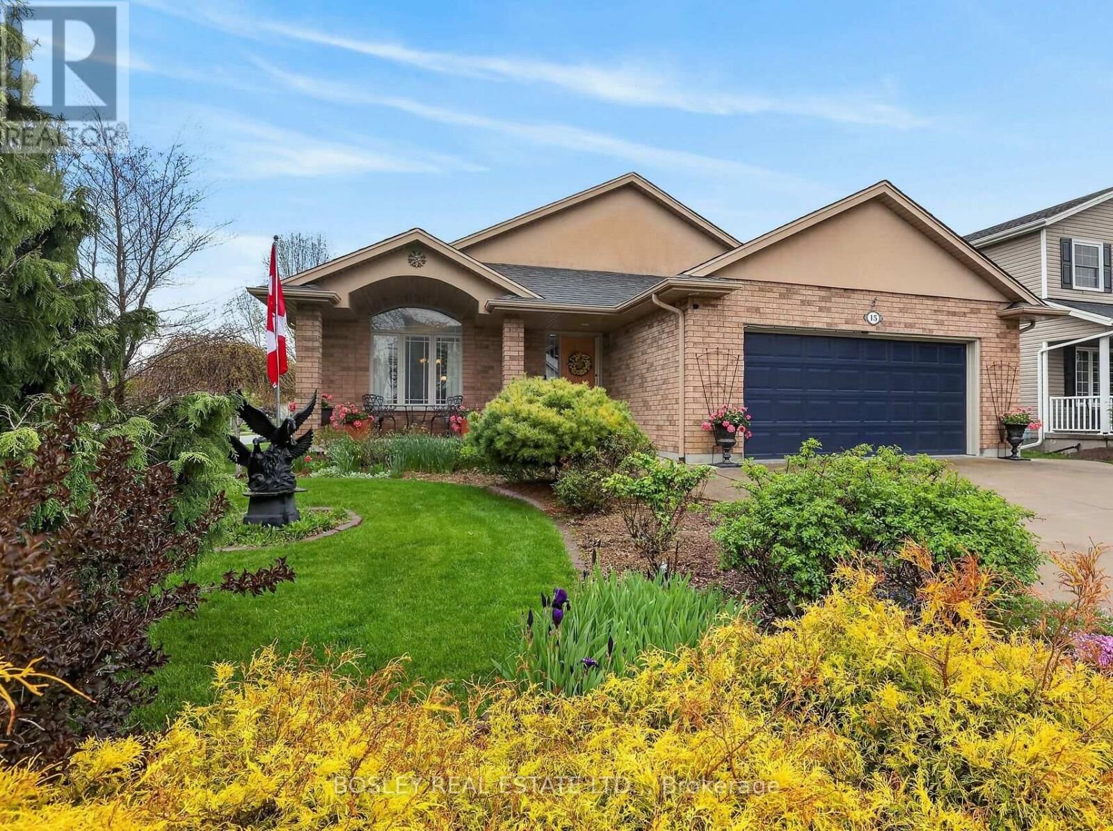 Property Photo:  15 Hope Avenue  ON L0S 1T0 