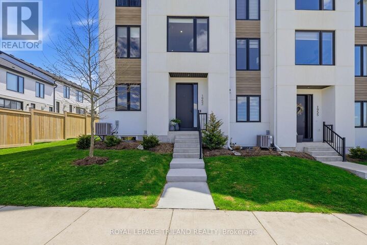 Property Photo:  1953 Upperpoint Gate  ON N6K 0L2 