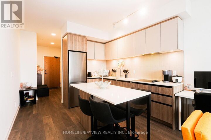 Property Photo:  8 Beverley Glen Boulevard 603  ON L4K 0L5 
