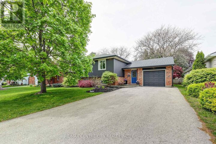 Property Photo: 142 Dufferin Street ON N5H 3B2