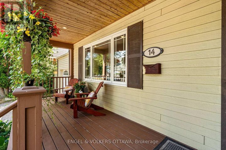 Property Photo:  14 Cameron Avenue  ON K1S 0W7 